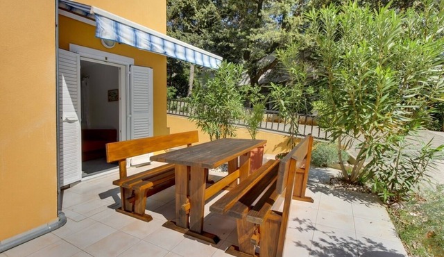 One bedroom apartment with terrace Artatore, Lošinj (A-8022-b)
