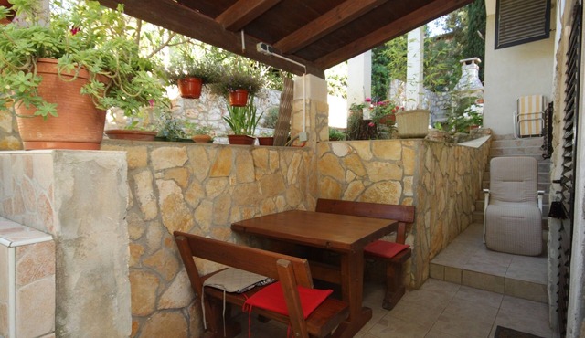 One bedroom apartment with terrace Artatore, Lošinj (A-8087-a)