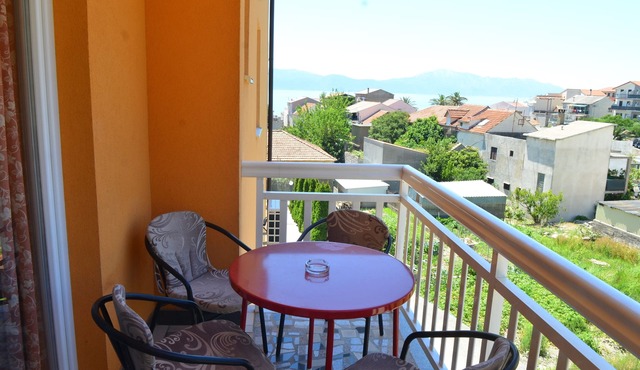 One bedroom apartment with balcony and sea view Gradac, Makarska (A-13681-e)
