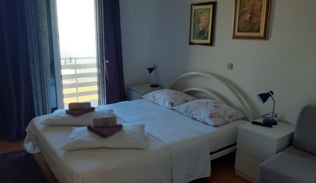 One bedroom apartment with terrace and sea view Gradac, Makarska (A-15642-a)