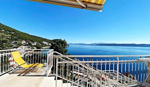 One bedroom apartment with terrace and sea view Živogošće - Porat, Makarska (A-2733-d)