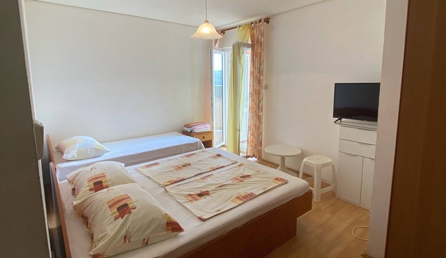 One bedroom apartment with balcony and sea view Lopar, Rab (A-23747-c)