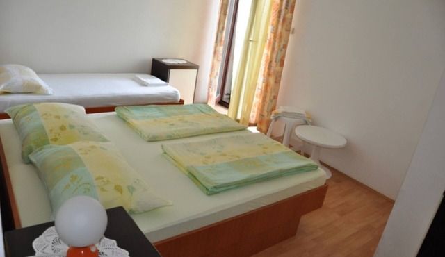 One bedroom apartment with balcony and sea view Lopar, Rab (A-23747-d)