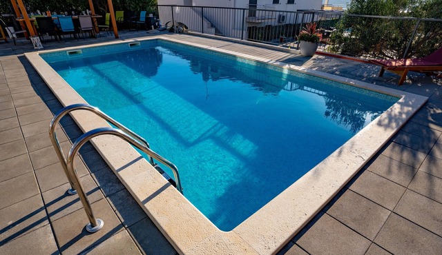 One bedroom apartment with terrace Milna, Brač (A-21179-a)