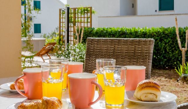 One bedroom apartment with terrace Milna, Brač (A-22122-a)