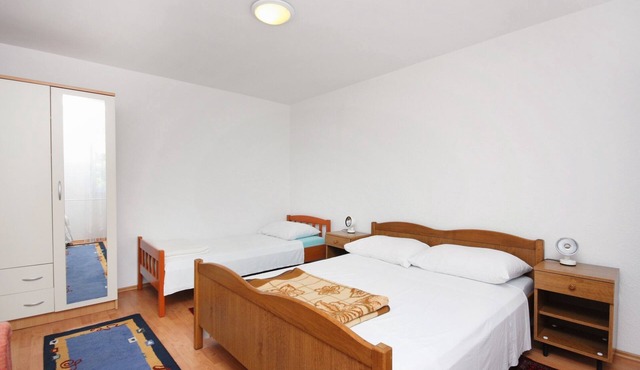 One bedroom apartment with terrace Murter (A-5084-c)