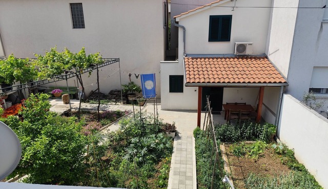 One bedroom apartment with terrace Murter (A-5089-b)