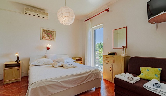 One bedroom apartment with balcony and sea view Orebić, Pelješac (A-10178-b)