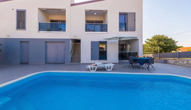 One bedroom apartment with balcony Lukoran, Ugljan (A-23933-a)
