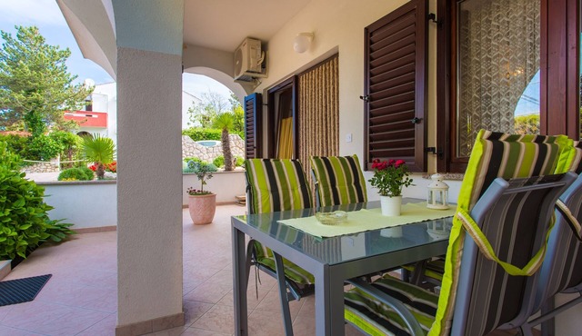 One bedroom apartment with terrace Punat, Krk (A-17857-a)