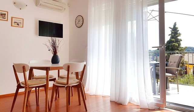 One bedroom apartment with terrace and sea view Rovinj (A-3373-b)