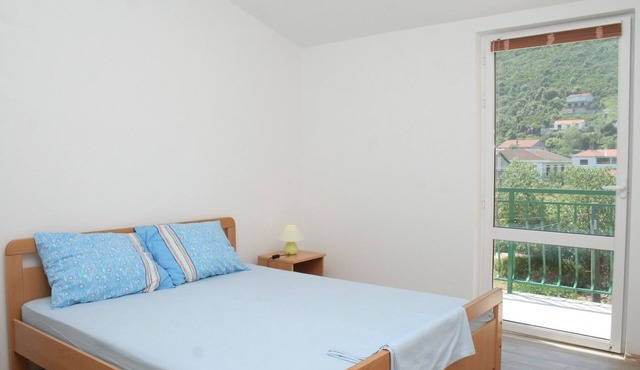 One bedroom apartment with balcony Trpanj, Pelješac (A-4510-a)
