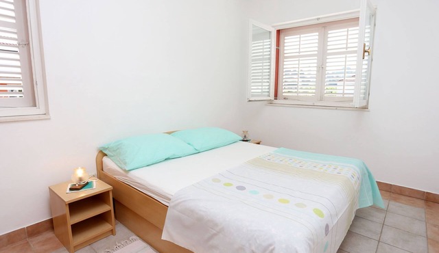 One bedroom apartment with balcony Trpanj, Pelješac (A-10136-a)