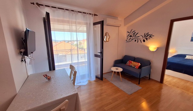 One bedroom apartment with terrace and sea view Vodice (A-7604-b)