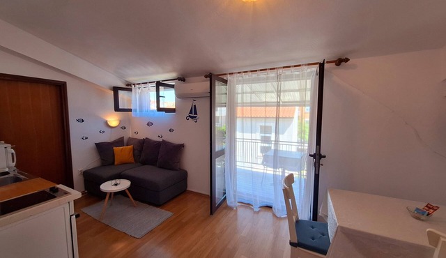 One bedroom apartment with terrace Vodice (A-7604-c)