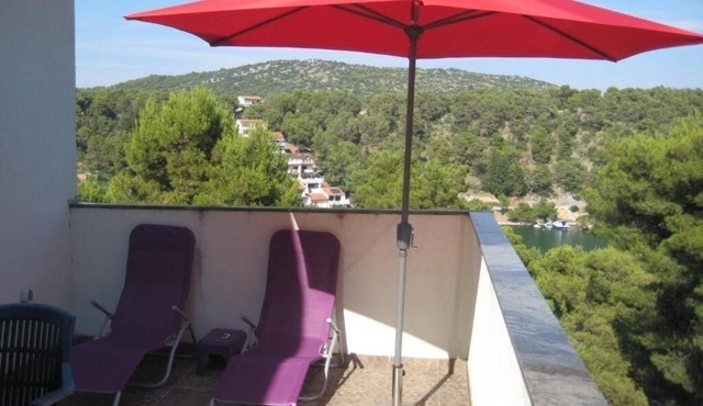 One bedroom apartment with balcony and sea view Zaton, Krka (A-24448-a)