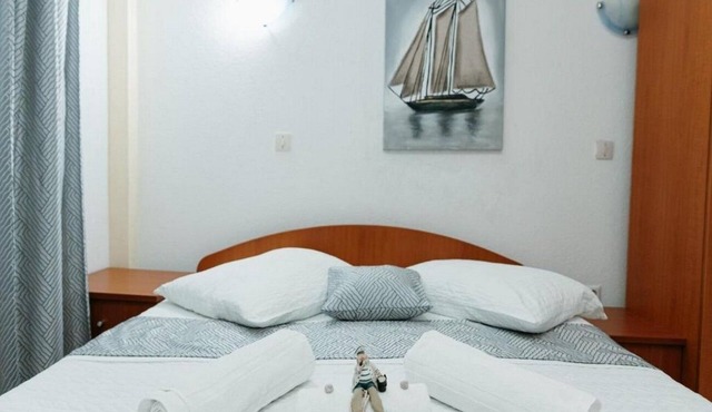 One bedroom apartment with terrace and sea view Komarna, Neretva Delta - Ušće Neretve (A-21938-a)