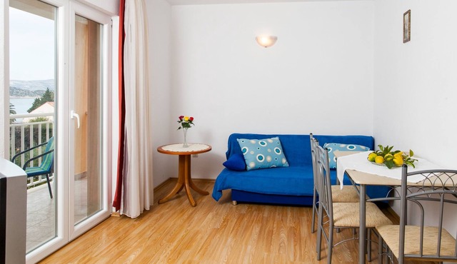 One bedroom apartment with balcony and sea view Lopud, Elafiti (A-14013-a)