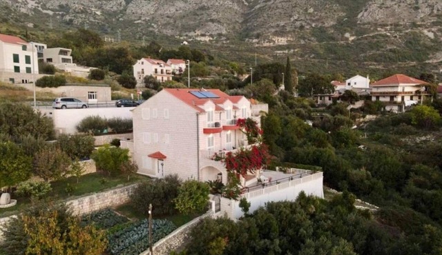 One bedroom apartment with balcony and sea view Plat, Dubrovnik (A-23567-c)