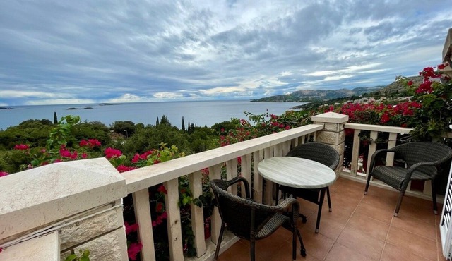 One bedroom apartment with terrace and sea view Plat, Dubrovnik (A-23567-d)
