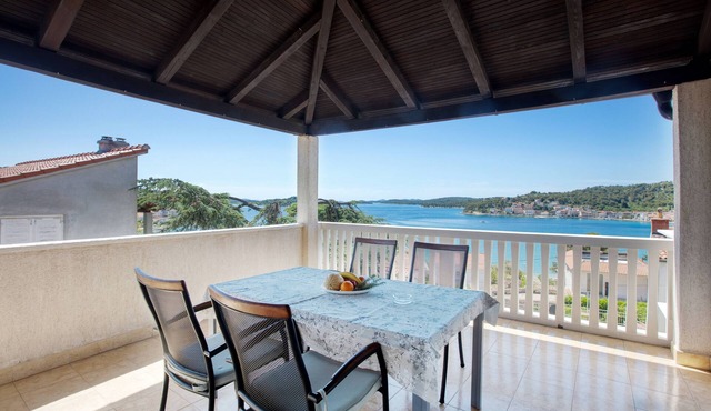 One bedroom apartment with terrace and sea view Tisno, Murter (A-812-b)