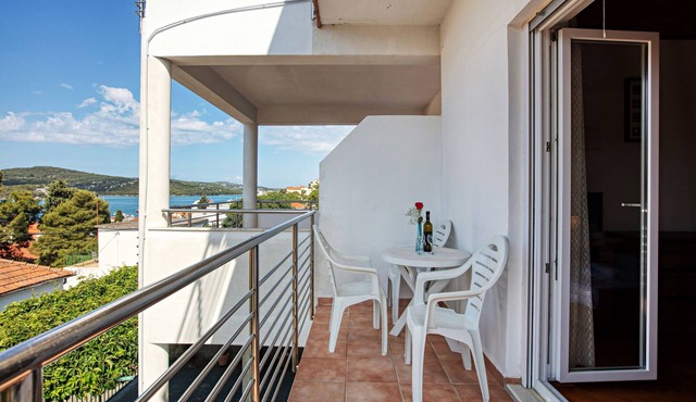 One bedroom apartment with balcony and sea view Tisno, Murter (A-4295-b)