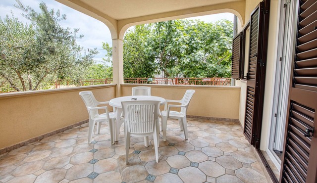 One bedroom apartment with terrace Murter (A-5088-c)