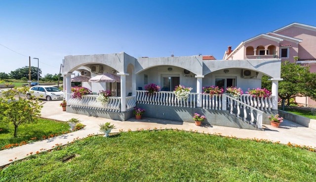 One bedroom apartment with terrace Zaton, Zadar (A-15000-b)