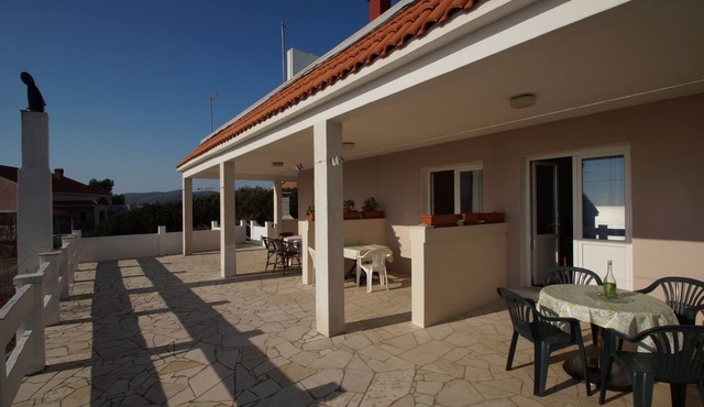One bedroom apartment with terrace and sea view Zavalatica, Korčula (A-247-c)