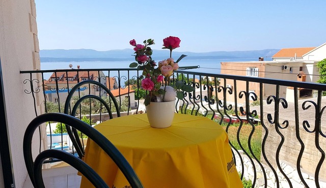 One bedroom apartment with balcony and sea view Bol, Brač (A-2890-a)