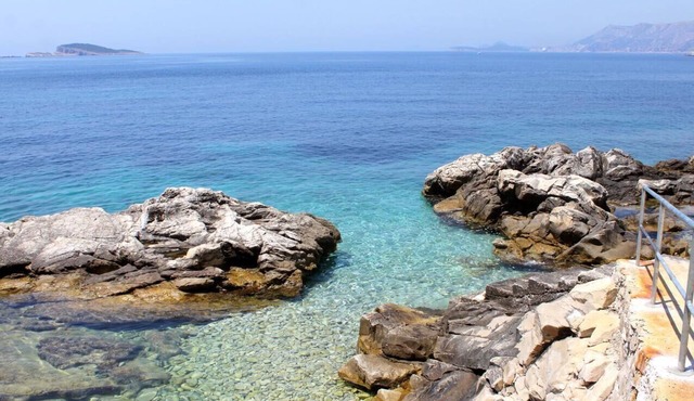 One bedroom apartment with balcony and sea view Cavtat, Dubrovnik (A-8829-b)