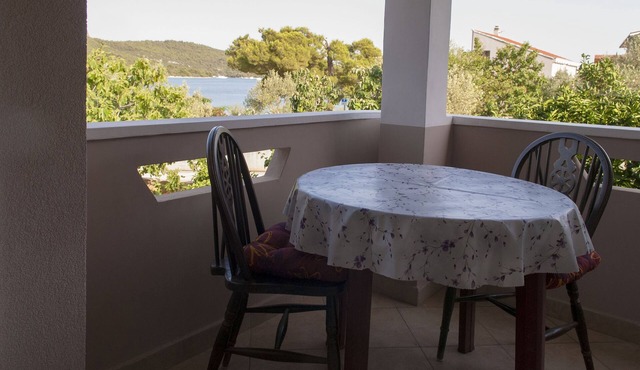 One bedroom apartment with terrace and sea view Cove Mala Lamjana, Ugljan (A-8449-b)