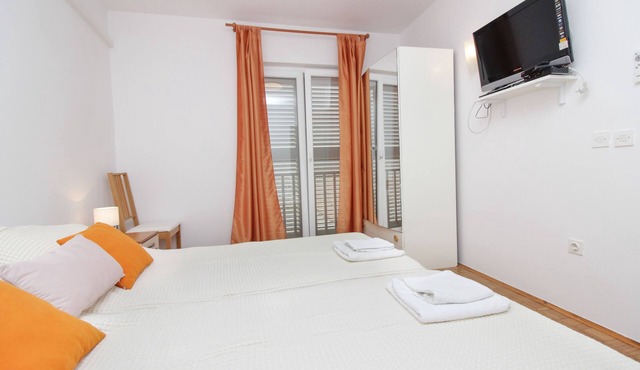 One bedroom apartment with terrace and sea view Nin, Zadar (A-5805-b)