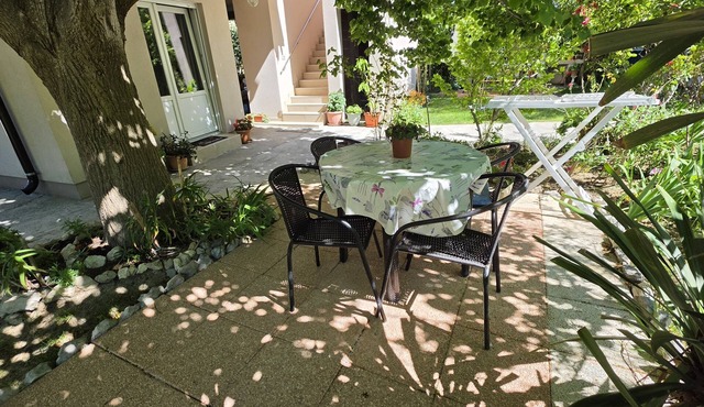 One bedroom apartment with terrace Mundanije, Rab (A-23315-a)