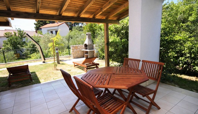 One bedroom apartment with terrace Banjol, Rab (A-3215-b)