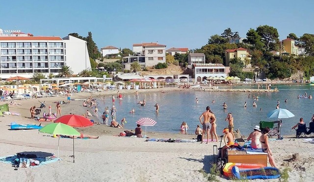 One bedroom apartment with balcony Mundanije, Rab (A-12242-a)