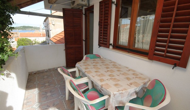 One bedroom apartment with terrace and sea view Vis (A-2435-b)