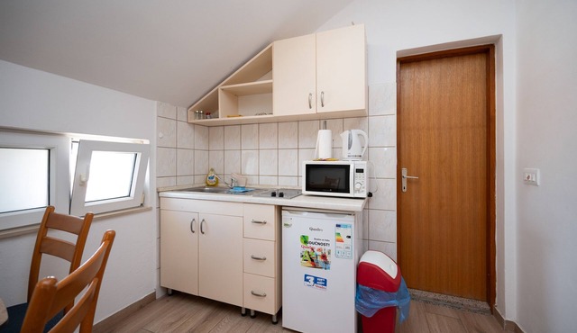 One bedroom apartment with terrace and sea view Vrsi - Mulo, Zadar (A-3276-b)