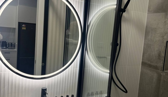 One Bedroom Deluxe Apartment