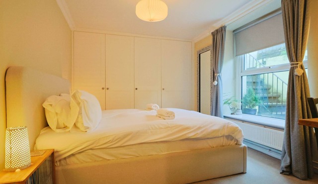 One bedroom basement flat in Coronation road