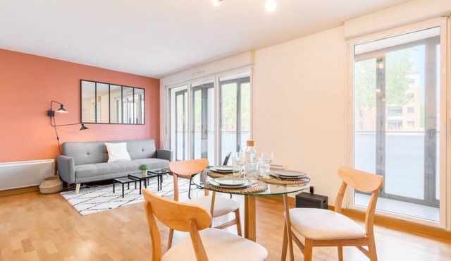 One bedroom bright apartment with loggia & parking