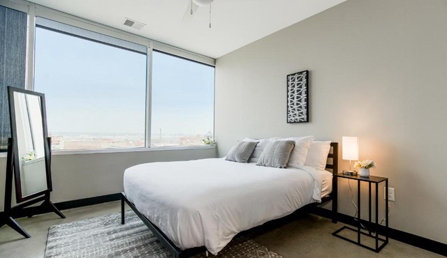 One Bedroom Charming Condo in the Heart of Downtown Kansas 701