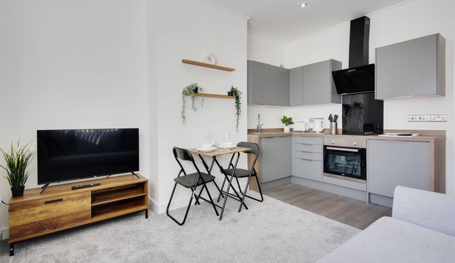 One Bedroom Compact Central Apartment