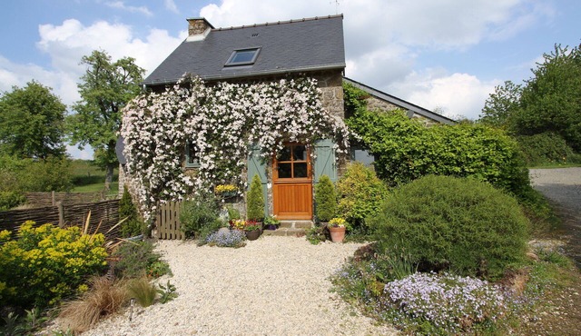 One Bedroom Converted Bread Oven - Perfect for two, read our guest reviews!