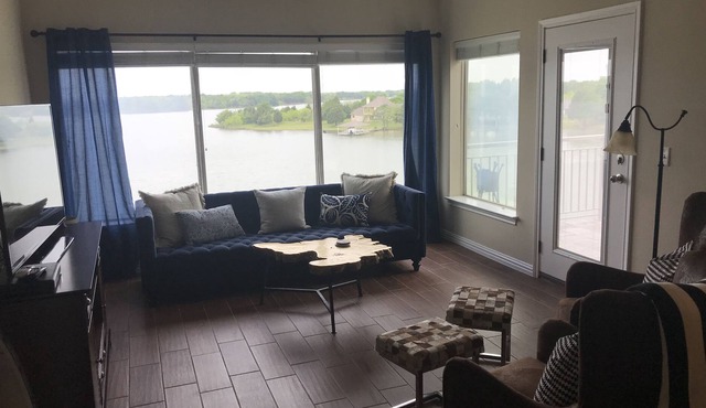 One Bedroom Corner Unit Condo Overlooking the Lake