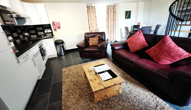 One Bedroom Cottage located in Heart of Snowdonia National Park. Sleeps 3-4