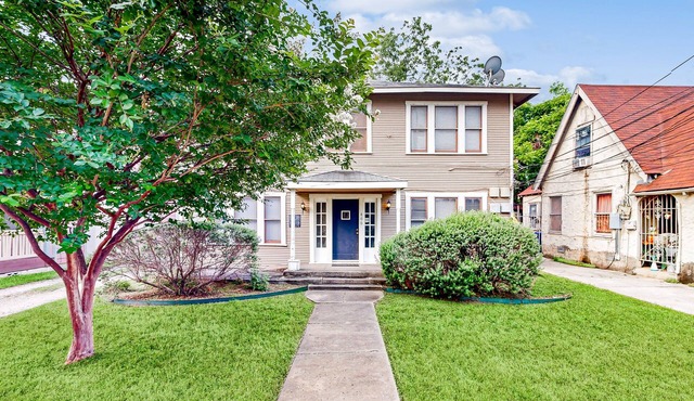 One bedroom cozy retreat by the Pearl and the vibrant St. Mary