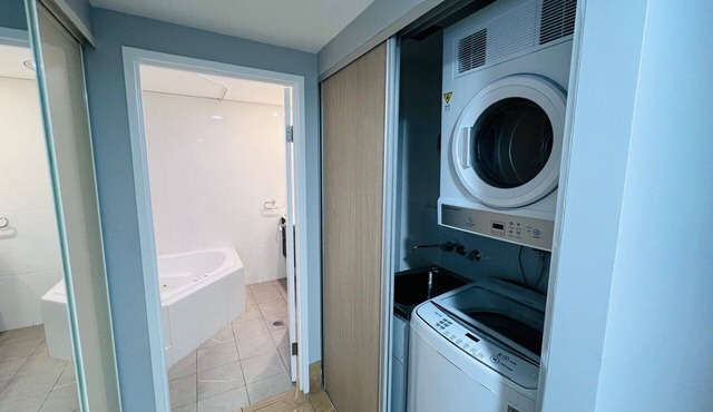 One Bedroom Deluxe Spa Apartment