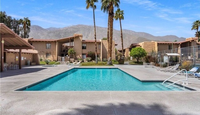 One Bedroom Desert Oasis - 30 Day Minimum Rental
