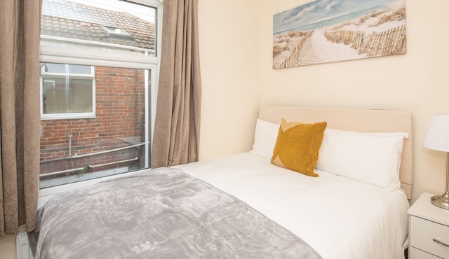 One Bedroom Flat for Contractors, Nurses & Couples